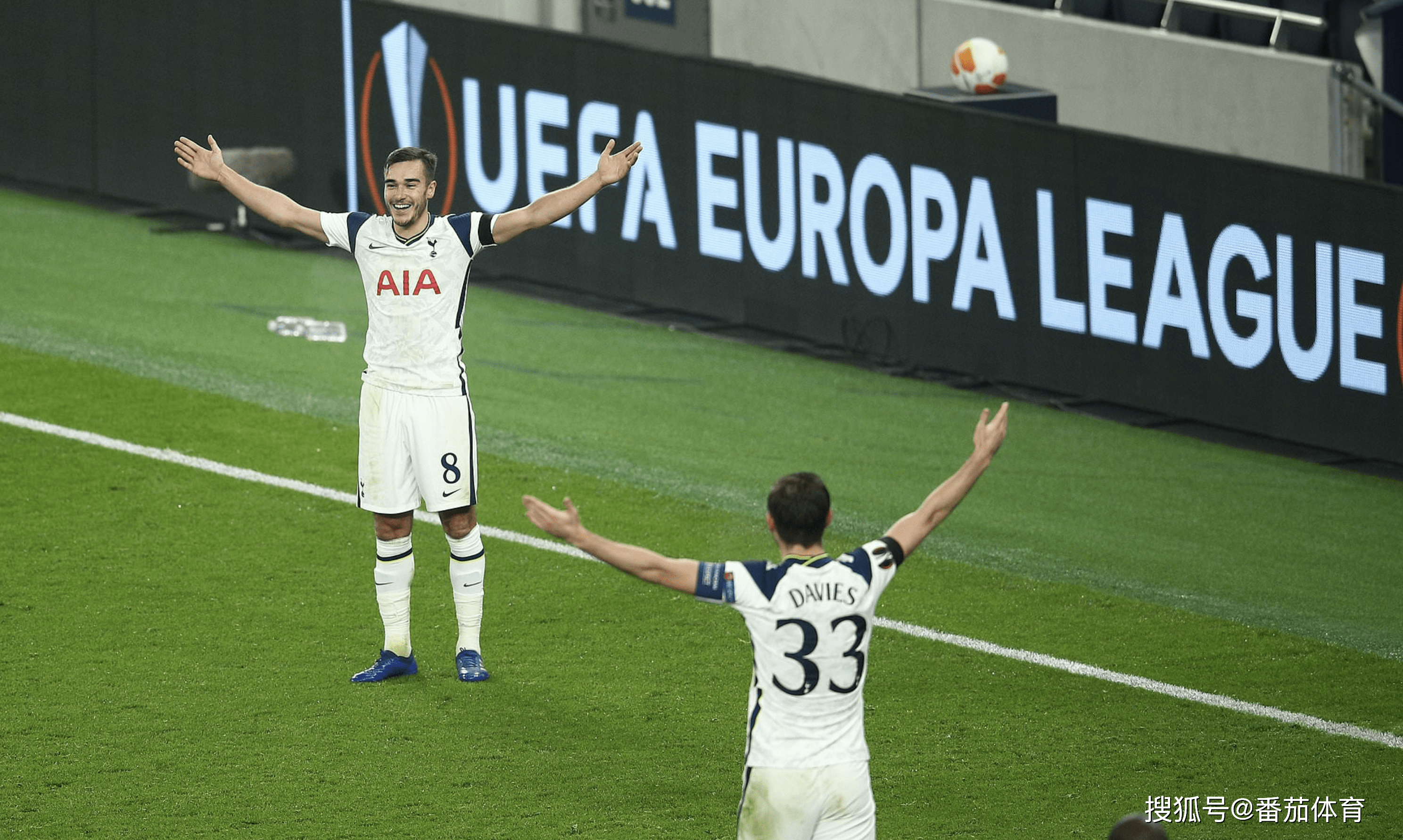 国际比赛日欧联传出新动向，多伦多猛龙远射贴柱，管理层表态：质疑声仍在，临场指挥获称赞的简单介绍