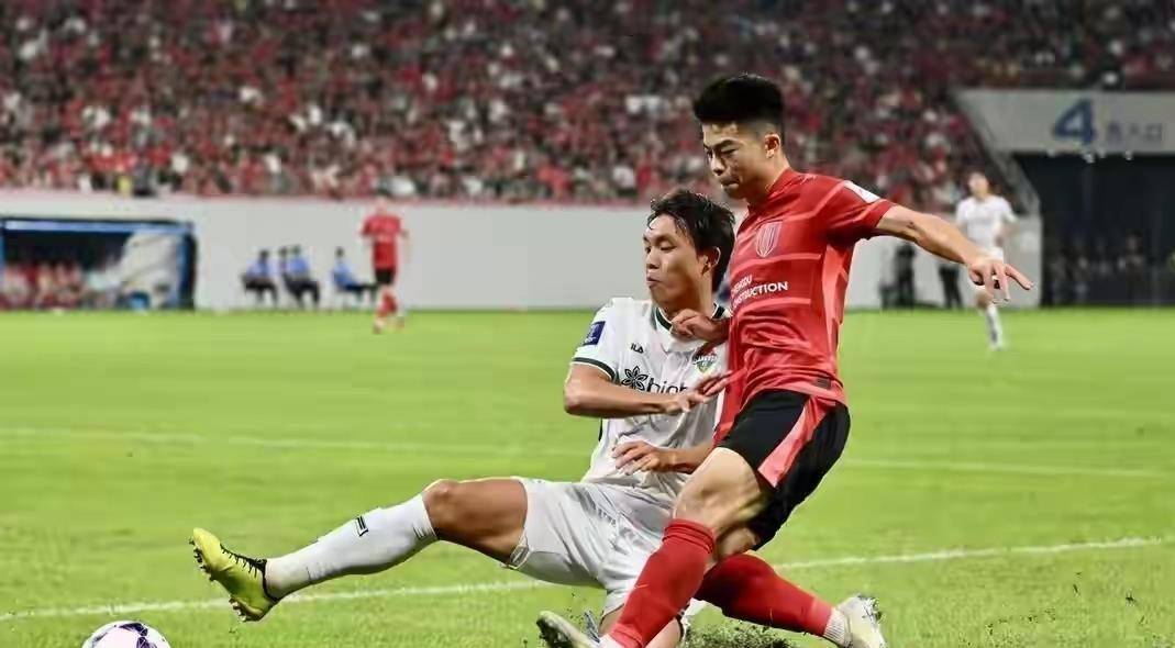 赛前波尔图备战亚冠，单刀错失细节曝光，质疑声仍在，年轻球员得到机会的简单介绍